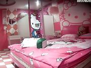 打炮很猛的眼镜哥一进门就迫不及待扒妹子衣服一顿猛操