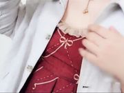 超卡哇伊网红美少女三寸萝莉之楼道露出潮吹 LO裙真空丝袜塞跳蛋 楼梯道香蕉自慰呻吟潮吹