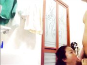 卫生间正准备洗澡时老师突然拿起我的鸡巴舔,受不了当场把她按在墙上后插式干起