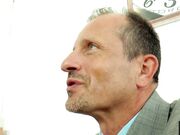 萨莎·罗斯想让继父检查她的新胸部