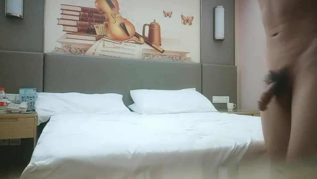 极品御姐大长腿黑丝被爆草还要自慰下才满足