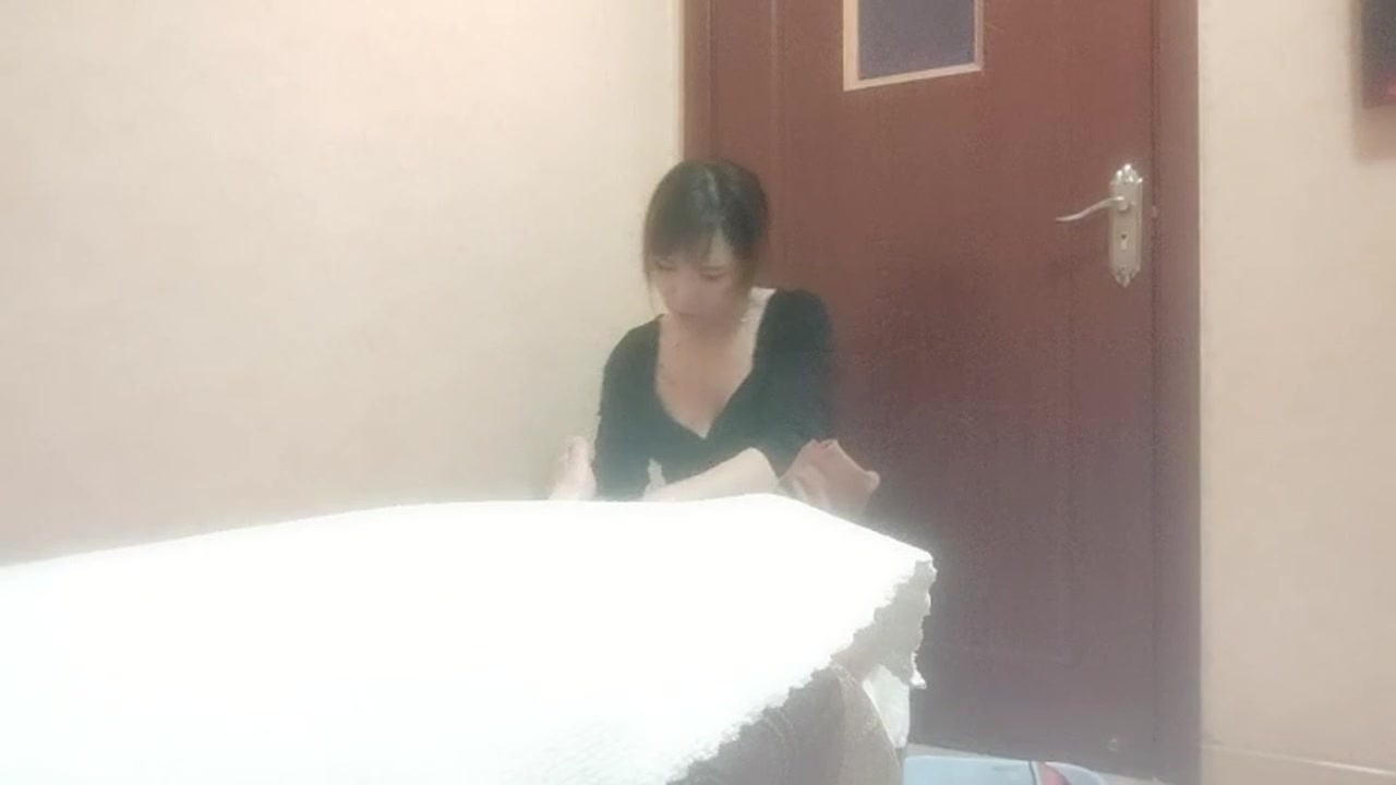 足浴店插科打诨跟小少妇想谈甚欢温柔配合没少做