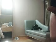 极品外围美女现金支付掏出大屌深喉掰开双腿猛操