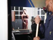 精彩妩媚人妖黛西·泰勒女歌星给和猛男粉丝啪啪