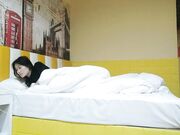 极品20岁少女肤白腰细调情舌吻啪啪花式百出