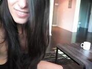 当他在电脑上工作时 我完全知道如何分散他的注意力