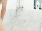 骚气少妇卫生间双人啪啪坐在马桶上舔逼逼后入