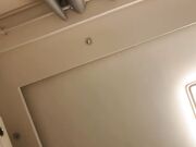 花臂纹身骚货要在沙发上操手指扣穴调情输出出