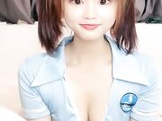 小萝莉男友不在道具自慰黑色网袜夹着假屌