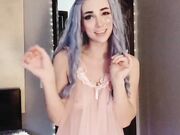 我的小继妹是个愚蠢的放荡公主 靛蓝白