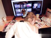 我和一个日本高中女生去了一家网吧 并进行了中出性行为