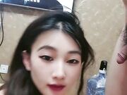 妮儿学姐口爆玩弄鸡巴蛋蛋深喉抽插呻吟不断