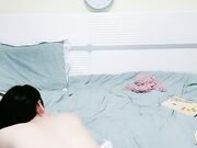 家庭乱伦玩操大屌爆草骑乘干的流水01