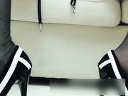 超爆美乳网红麻酥酥哟之恶魔巨乳爆裂黑丝高跟粉穴露出高清720P版