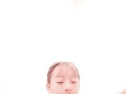 很是清纯漂亮嫩妹和炮友口交啪啪 估计也就刚成年 木耳也很粉 也很玩的开