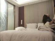 约操大胸外围风骚小姐姐乳浪翻滚床边暴插