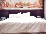 约高颜值妹子啪啪坐在身上摸奶舔弄口交特写