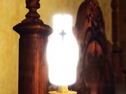 年轻的霍尼金发女郎在教堂里和一个和尚做爱