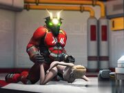 外星人怪物在科幻实验室里拼命地操年轻金发女