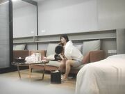 18岁反差婊闺蜜操逼猛哥肉感小妞骑坐后入爆操