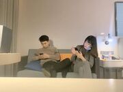 约操风骚小少妇黑丝高跟诱惑粉嫩大胸尽情玩弄