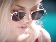 视觉冲击性爱体验刺激你肾上腺娇小超漂亮女孩口含粗大鸡巴插到嗷嗷叫