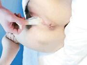 风骚大奶人妻被两个大哥玩弄口交揉奶鸡蛋塞逼