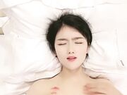 女神妹子宾馆伺候小哥激情啪啪激情上位舔乳头