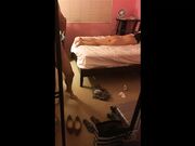 《台湾情侣泄密》渣男背女友和其他女生在图书馆约炮被人发现被曝光