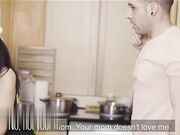 热情的拉丁裔抓住鸡巴塞进她嘴里