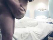 寻花小天眼镜少妇蹲着舔屌口交活不错非常骚