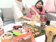 约操良家少妇 喝酒聊天调情 扒掉衣服看肥穴 近距离视角 正入爆操