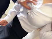 一边用色情漫画般的脸看着我 一边不停地射精1