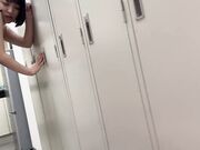 享受三上悠亜丰满的身体和压倒性的美丽面孔的色情性交1