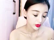 男人们的爱妃坐骑掰穴展示鲜红阴蒂