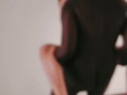 逮住骚逼就是干 多体位爆草蹂躏2