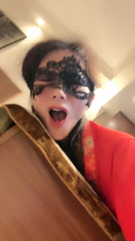 皮短裙极品兼职美妞 自带黑丝袜1