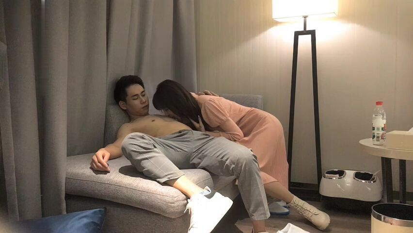 高颜值大长腿嗲嗲妹子 口交舔弄上位骑乘侧入抽插猛操