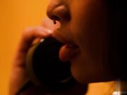 被哥哥发现我假装成他的性玩具结果被干死