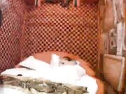 酒店服务员过来询问遥控器是不是坏啦 服务员走后立马开干