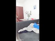 约隔壁小哥哥来做客给他下药玩弄