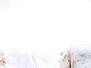 情景劇之壹邊打電話壹邊沙發上自慰