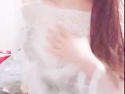 美少女自拍福利小视频大白奶子很是诱惑道具自慰