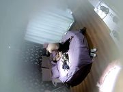 校园附近商务宾馆大学生小情侣开房做爱长发娇小苗条女友又嗲又听话屁股很翘口交温柔细腻