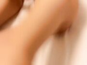 很刺激露脸伺候两根几把 非常主动被两猛男轮草 各种姿势蹂躏 浪叫呻吟不断