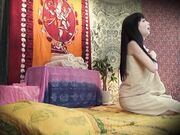 而她们的丈夫欢迎她们的儿子和侄子的鸡鸡