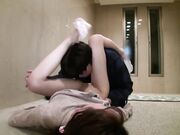 女朋友在厕所被人强奸内射