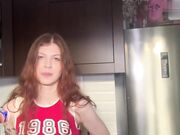 我拼命工作就是为了和继父做爱穿着情趣装犒劳父亲的大鸡巴操我操的才更卖力