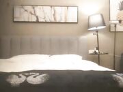 约了个黑衣牛仔裤妹子调情69舔逼 再到床上近距离拍摄开档黑丝后入猛操