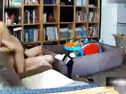 破解家庭网络摄像头偷拍身材保持的不错的少妇貌似刚生完孩子不久在沙发上啪啪